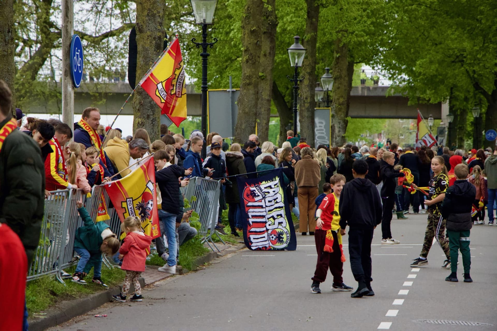Straatfotografie huldiging Go Ahead Eagles